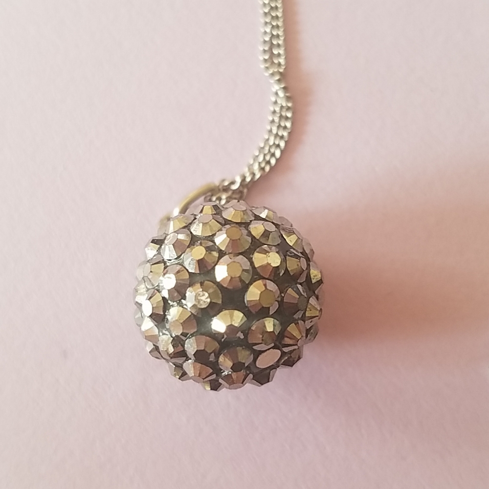Necklace - Picture 2 of 3